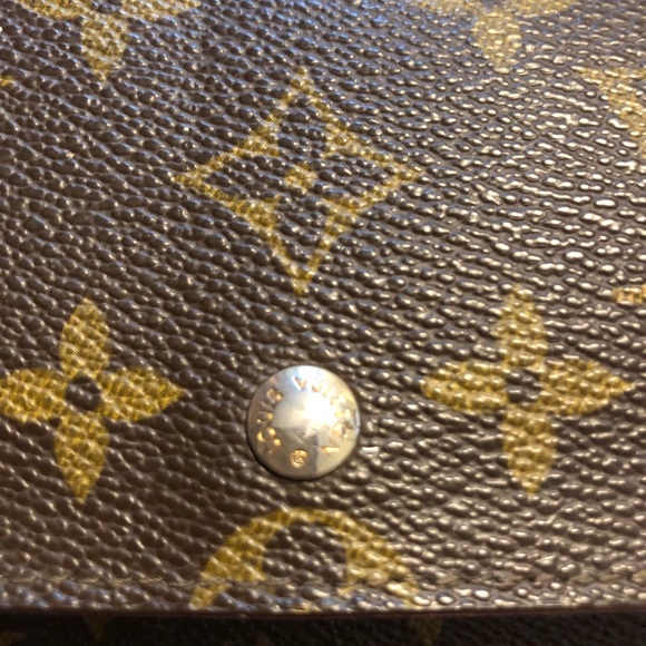 Louis Vuitton Wallet - Picture 2 of 8